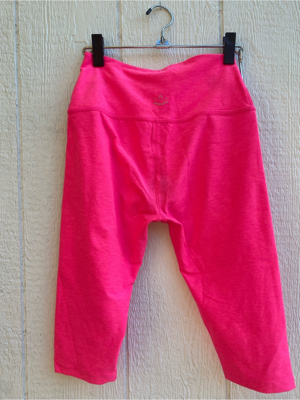 Beyond Yoga Hot Pink Crop pedal pushers
